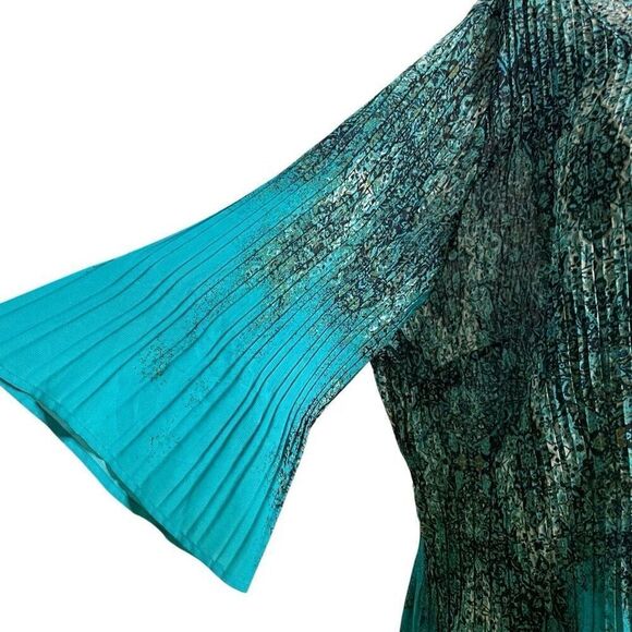 Catherines Womens Embellished Tunic Top 3X Teal Sleeve Artsy Boho Gypsy Pleated - Picture 7 of 7